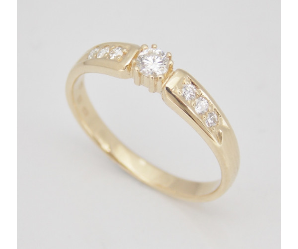 Prsteň s diamantom  0,10 ct zo žltého zlata Verona