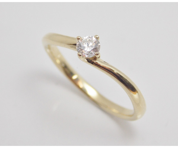 Prsteň s diamantom 0,16 ct  zo žltého zlata Vienna