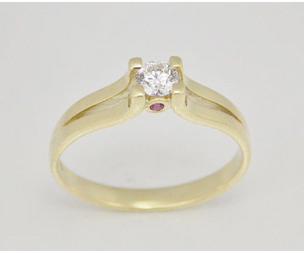 Prsteň s diamantom 0,185 ct a rubínmi zo žltého zlata Princess