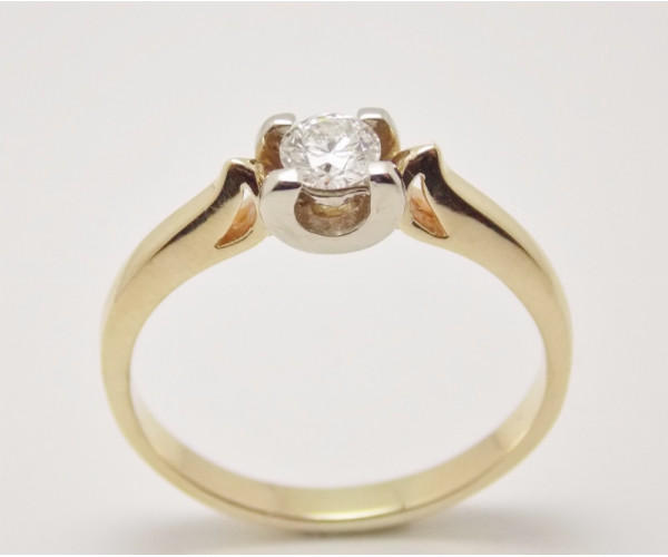Prsteň s diamantom GIA 0,30 ct zo žltého zlata White Moon