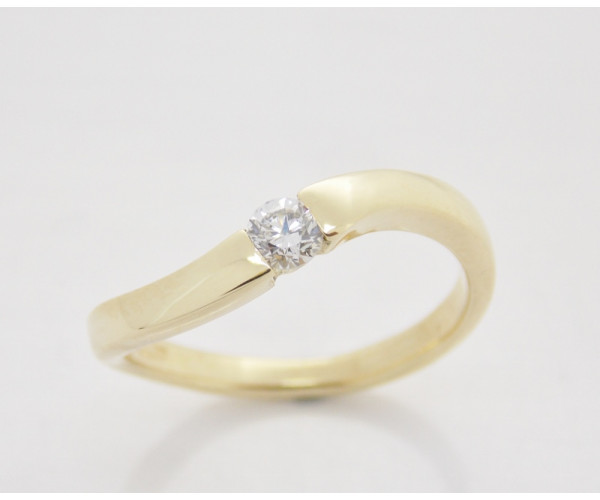 Prsteň s diamantom 0,15 ct zo žltého zlata Samba