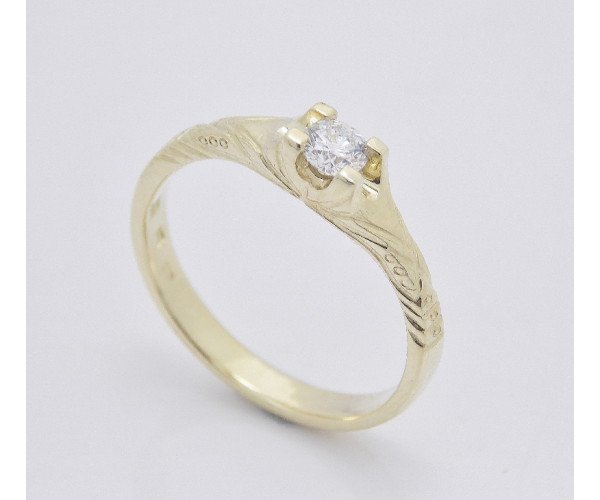 Prsteň s diamantom 0,18 ct zo žltého zlata Glow diamond II.