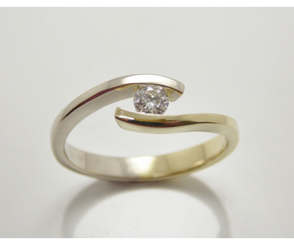 Prsteň s diamantom 0,17 ct Golden Eye