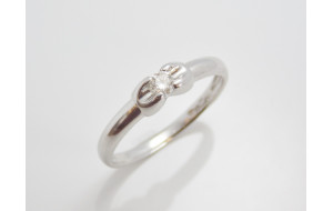 Prsteň s diamantom 0,14 ct z bieleho zlata Ribbon