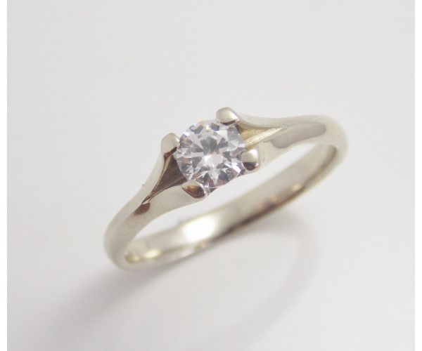 Prsteň s diamantom GIA 0,30 ct z bieleho zlata Secret Hearts