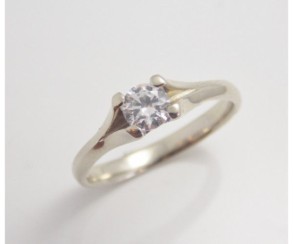 Prsteň s diamantom GIA 0,30 ct z bieleho zlata Secret Hearts Prsteň s diamantom GIA 0,30 ct z bieleho zlata Secret Hearts