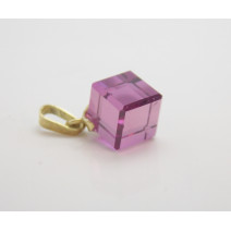 Prívesok so syntetickým kameňom Pink cube