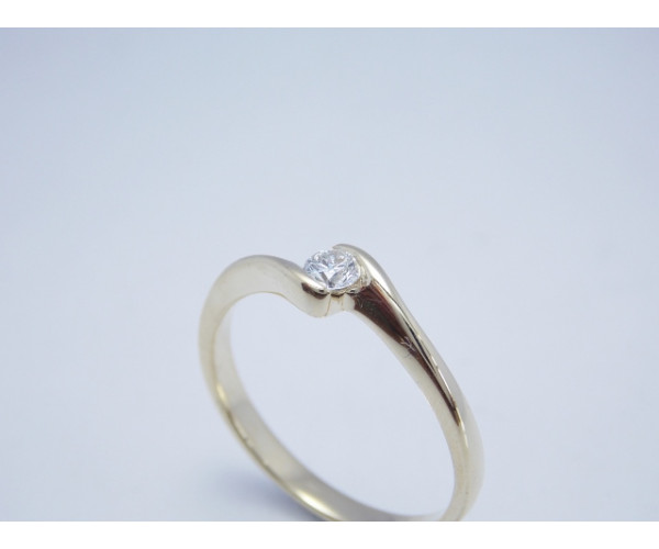Prsteň s diamantom 0,14 ct zo žltého zlata Golden Eye III